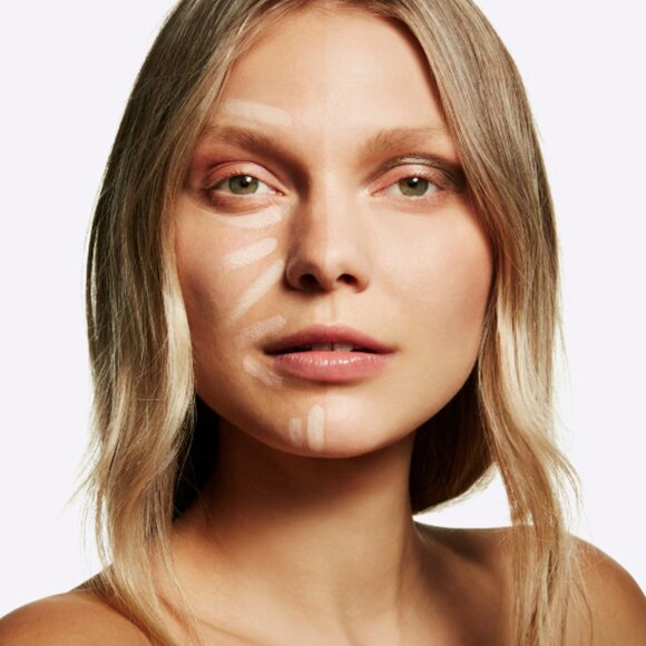 MAC Studio fix conceal and correct pallet color: light NWT - Picture 3 of 12